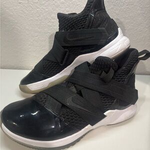 Nike Lebron Basketball Strap Sneakers
